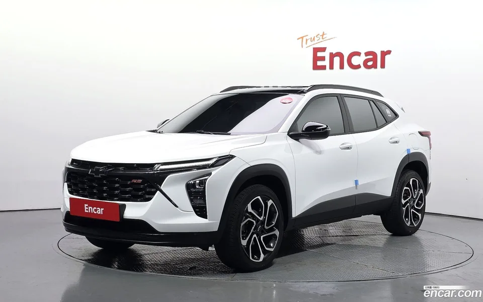Chevrolet Trax Crossover 1.2 RS 2023 — photo 1, buy with delivery to Moscow