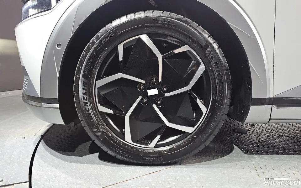 Hyundai Ioniq 5 AWD 2023 — миниатюра 5