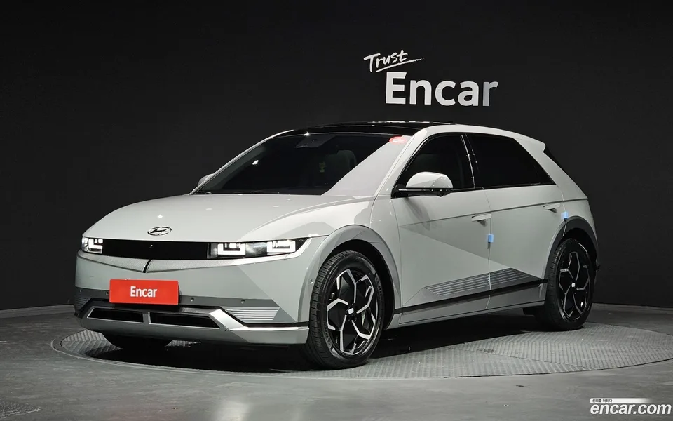 Hyundai Ioniq 5 AWD 2023 — photo 1, buy with delivery to Moscow