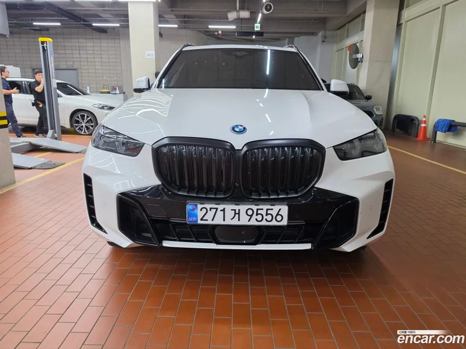 BMW X5 xDrive 50e M 2025 — thumbnail 3