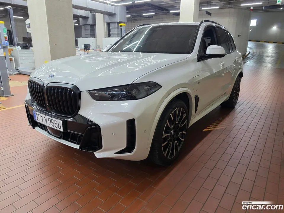 BMW X5 xDrive 50e M 2025 — photo 1, buy with delivery to Moscow