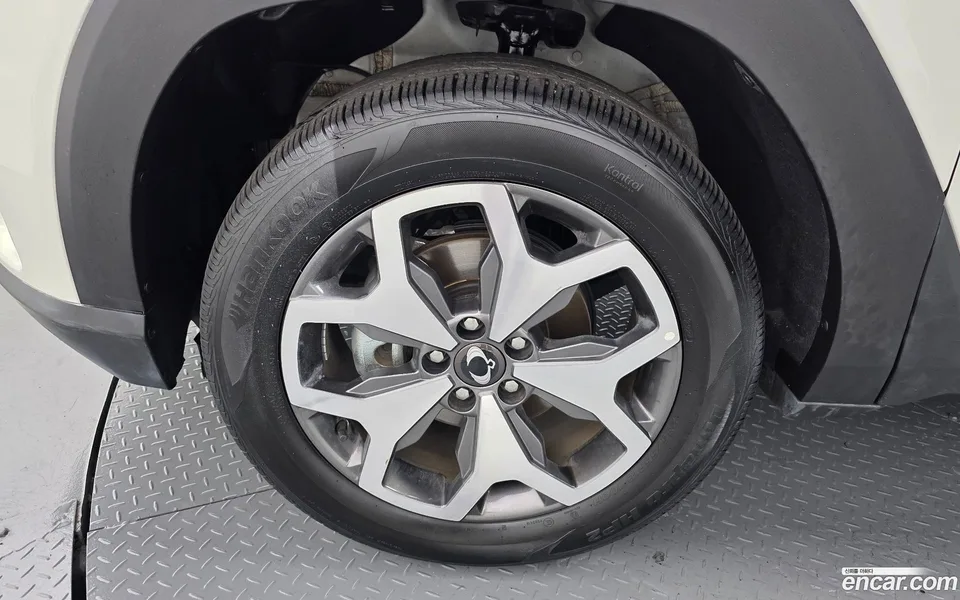 KG Mobility Torres 1.5 2WD 2023 — thumbnail 2