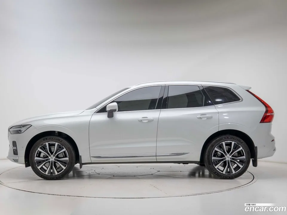 Volvo XC60 B6 2024 — thumbnail 3