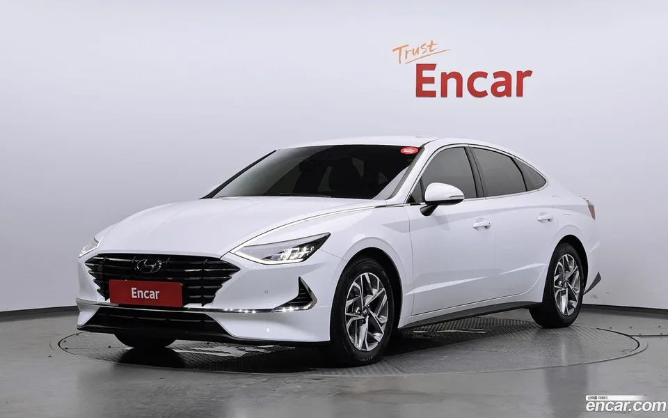 Hyundai Sonata 2.0 LPG 2022 — photo 1, buy with delivery to Moscow