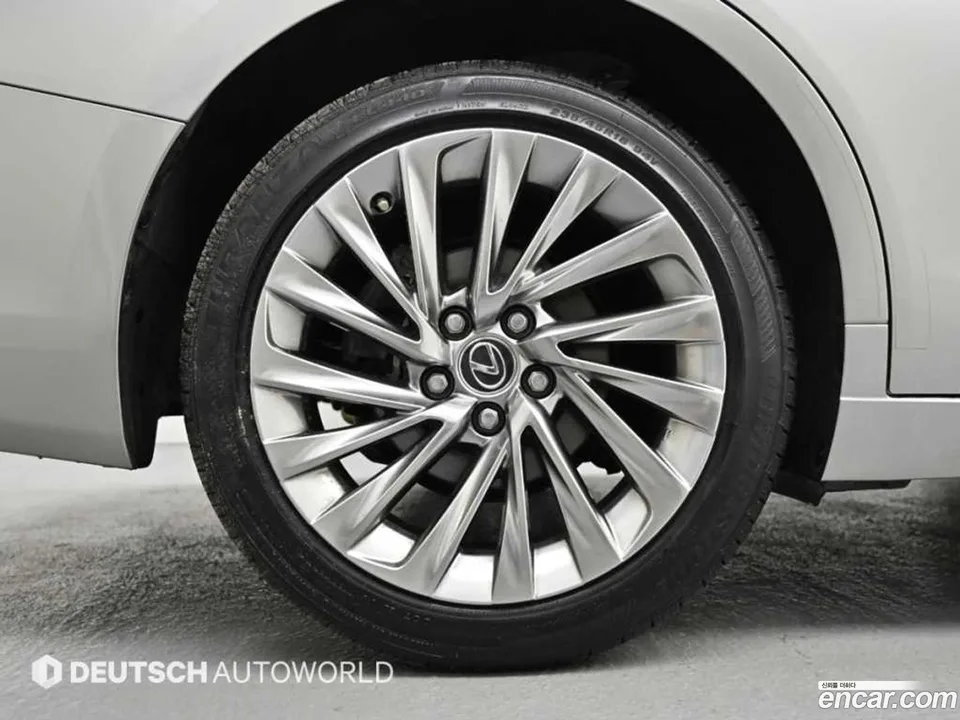 Lexus ES 300h 2024 — thumbnail 5