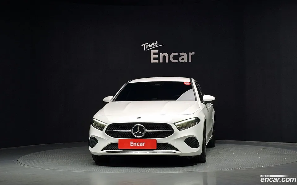 Mercedes-Benz A-Class A220 2024 — thumbnail 3