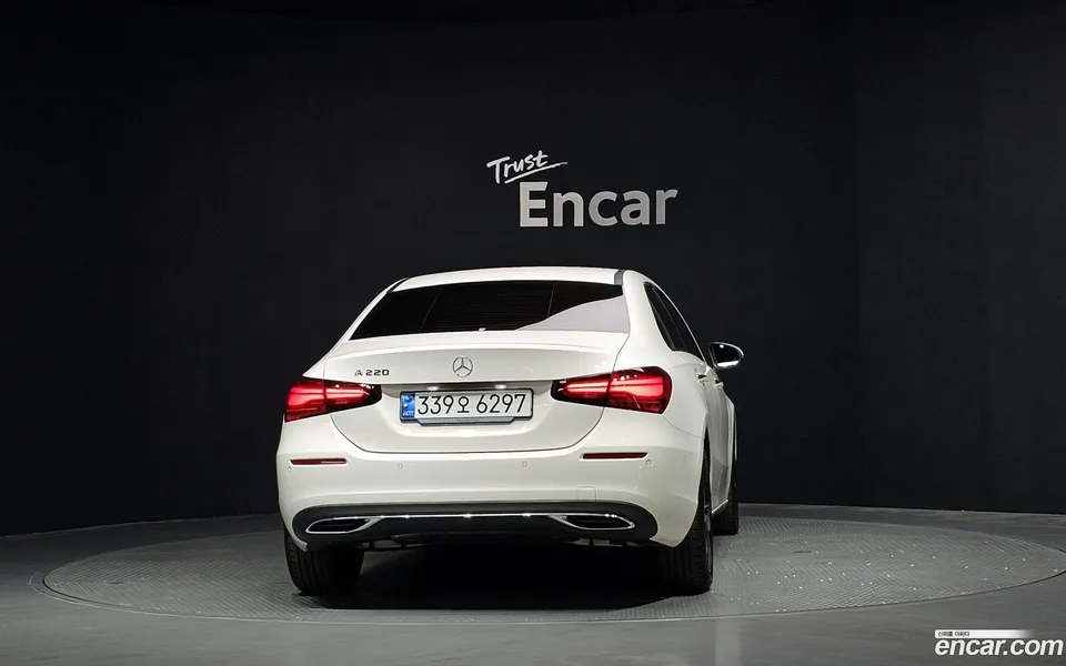 Mercedes-Benz A-Class A220 2024 — thumbnail 4
