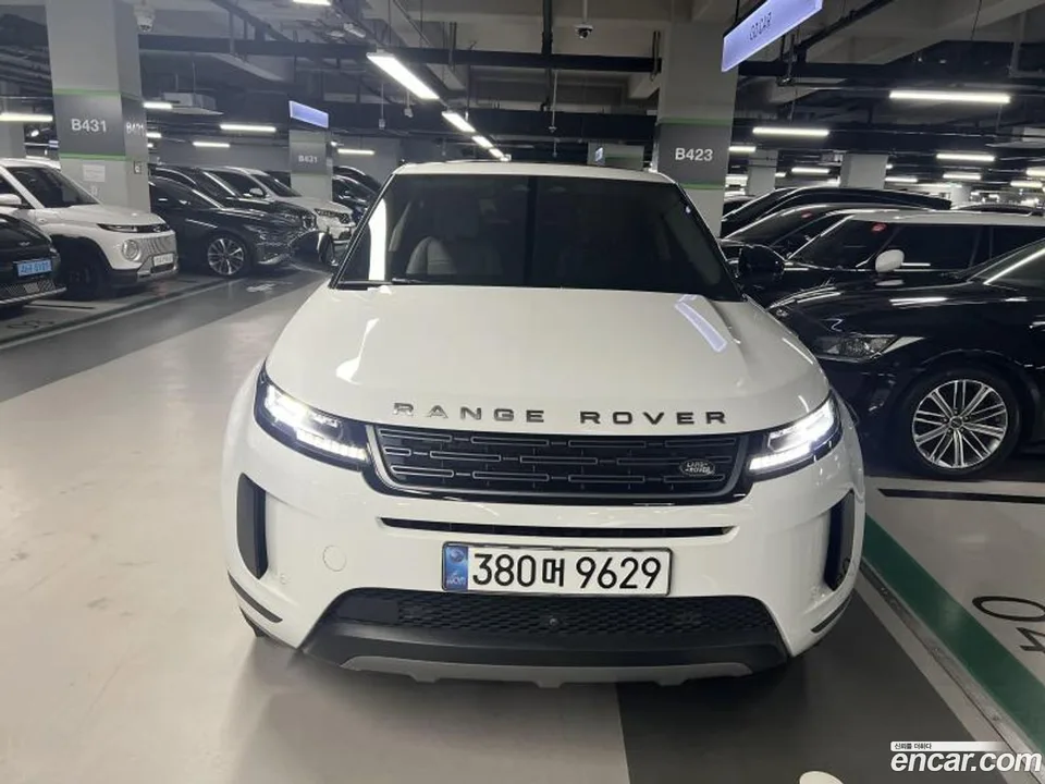 Land Rover Range Rover Evoque P250 S 2025 — фото 1, купить с доставкой в Москву