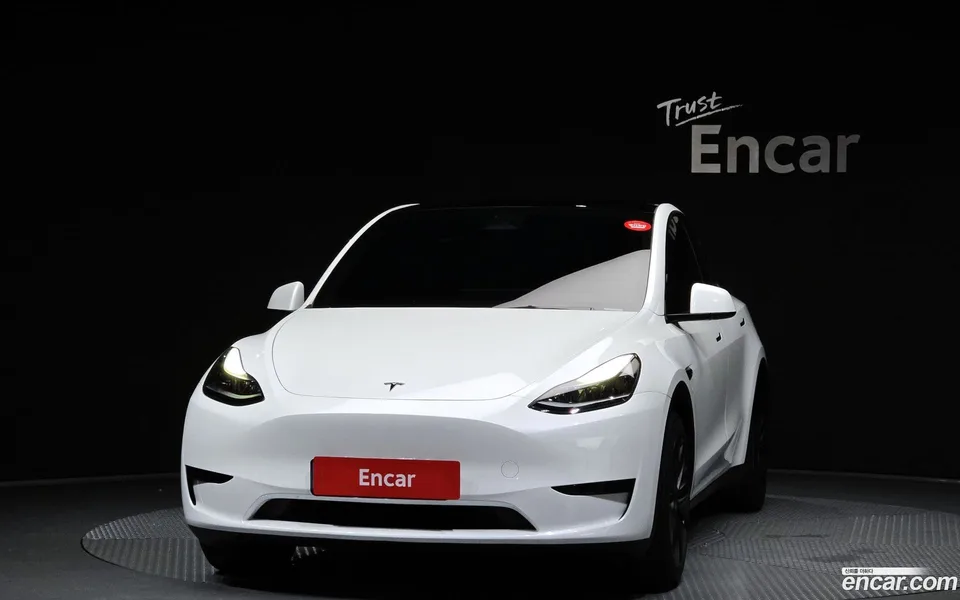 Tesla Model Y RWD 2024 — thumbnail 3