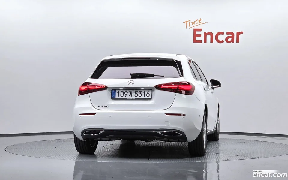 Mercedes-Benz A-Class A220 2026 — миниатюра 4