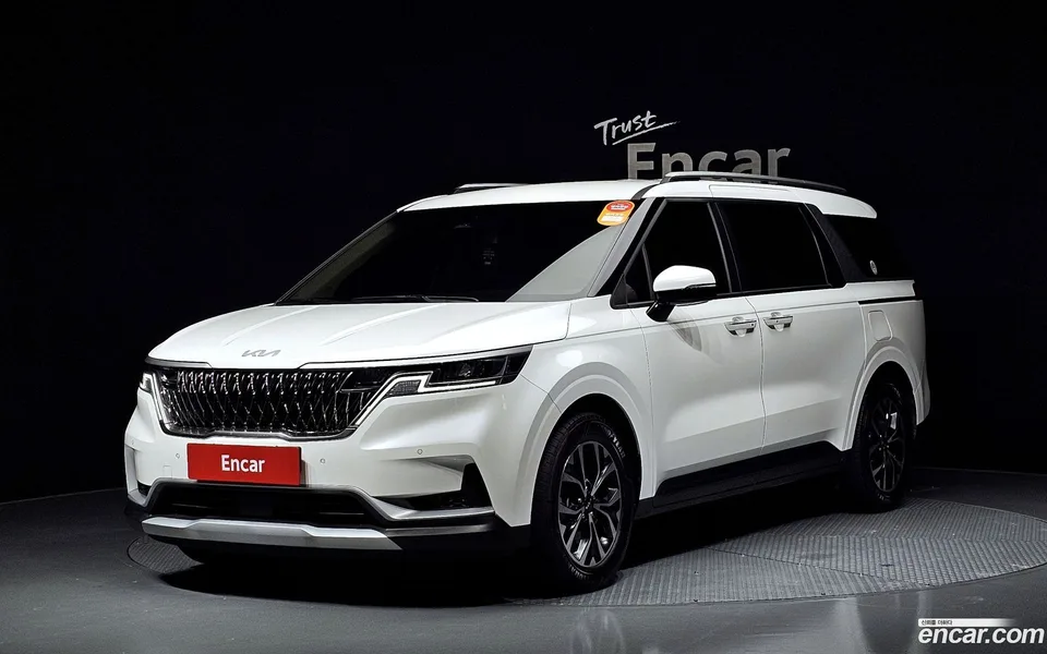 Kia Carnival 9 2023 — photo 1, buy with delivery to Moscow