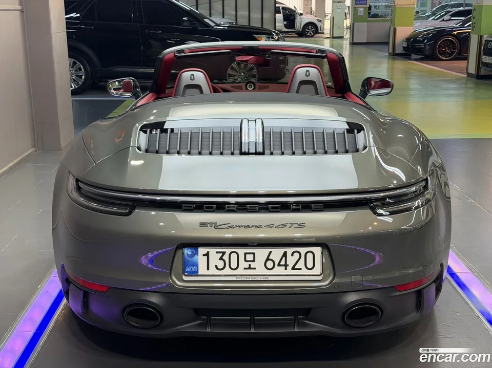 Porsche 911 (992) 4 GTS 2023 — миниатюра 2
