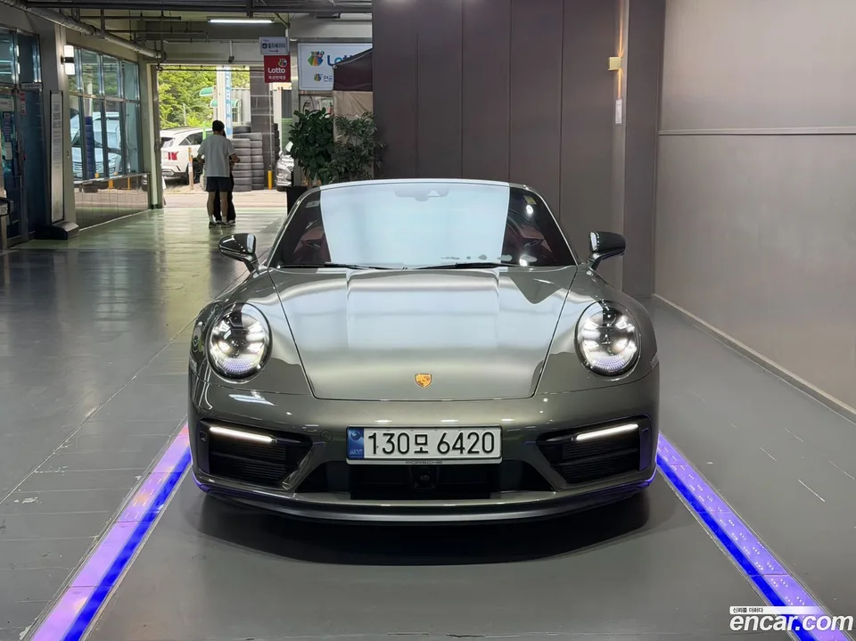 Porsche 911 (992) 4 GTS 2023 — photo 1, buy with delivery to Moscow