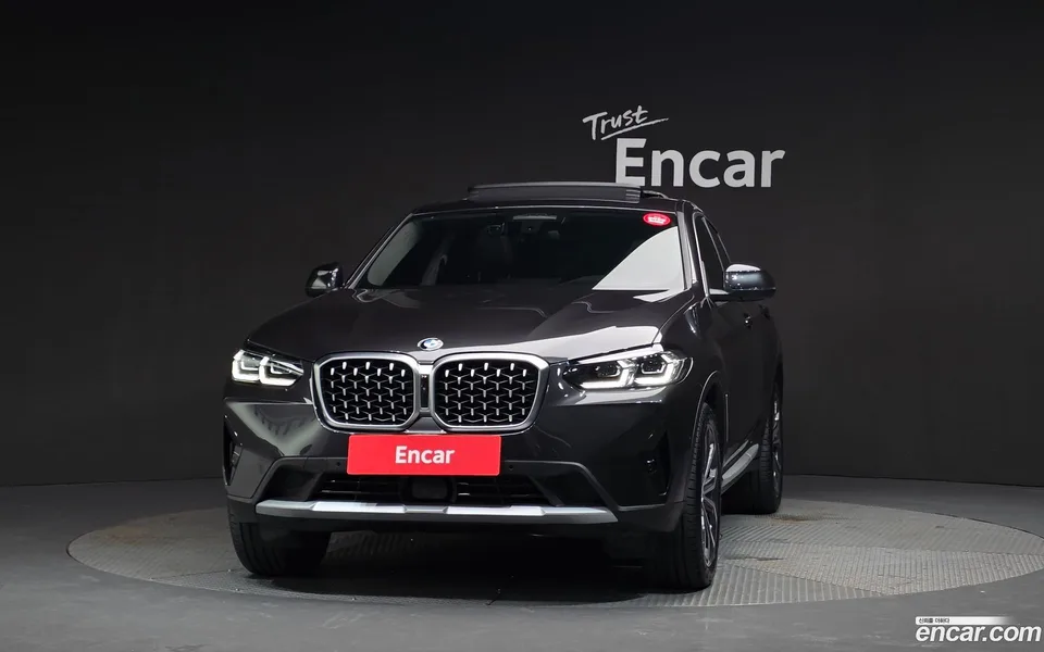 BMW X4 xDrive20i xLine 2025 — thumbnail 3