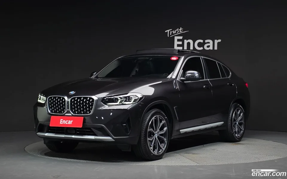 BMW X4 xDrive20i xLine 2025 — photo 1, buy with delivery to Moscow