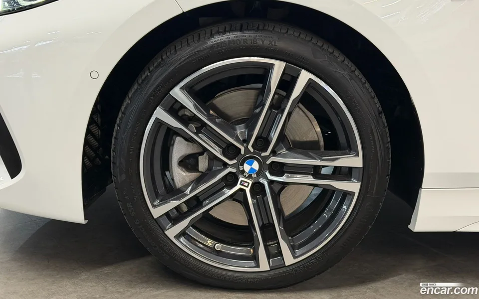 BMW 1 Series 120i M 2024 — thumbnail 2