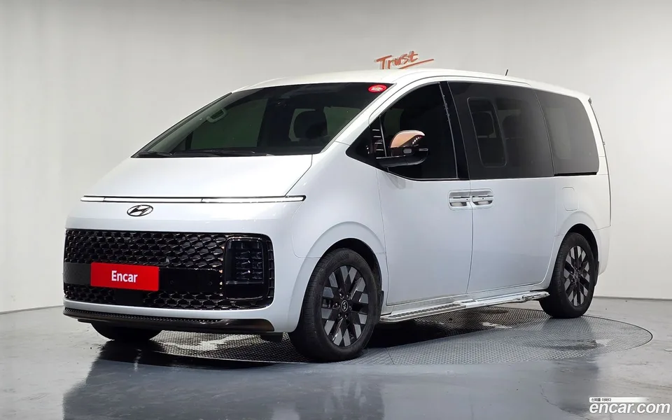 Hyundai Staria 4WD 9 2022 — photo 1, buy with delivery to Moscow