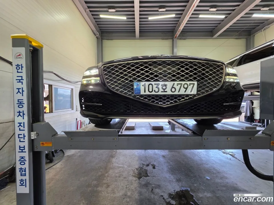 Genesis G80 2.5 2WD 2023 — photo 1, buy with delivery to Moscow