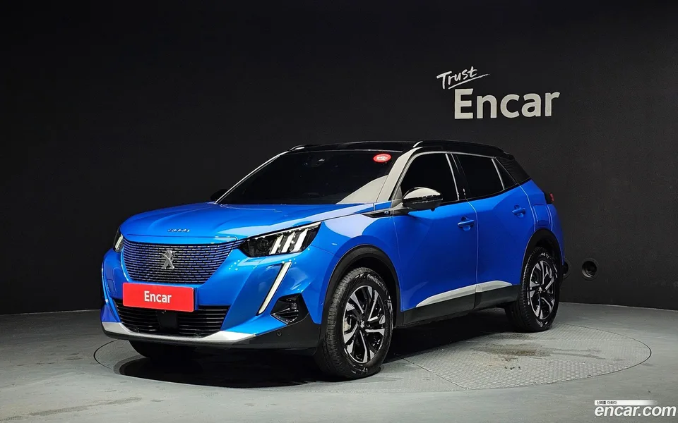 Peugeot e-2008 EV GT 2023 — photo 1, buy with delivery to Moscow
