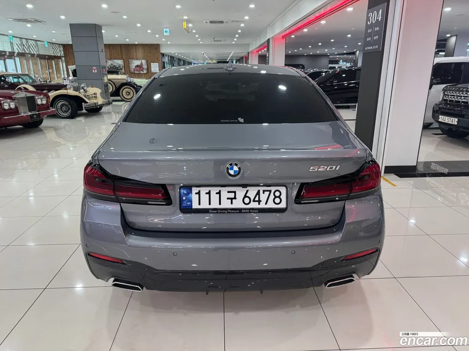 BMW 5 Series 520i M 2023 — thumbnail 4