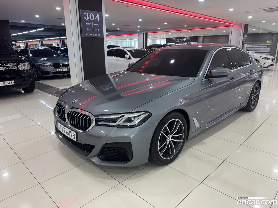 BMW 5 Series 520i M 2023 — photo 1, buy with delivery to Moscow