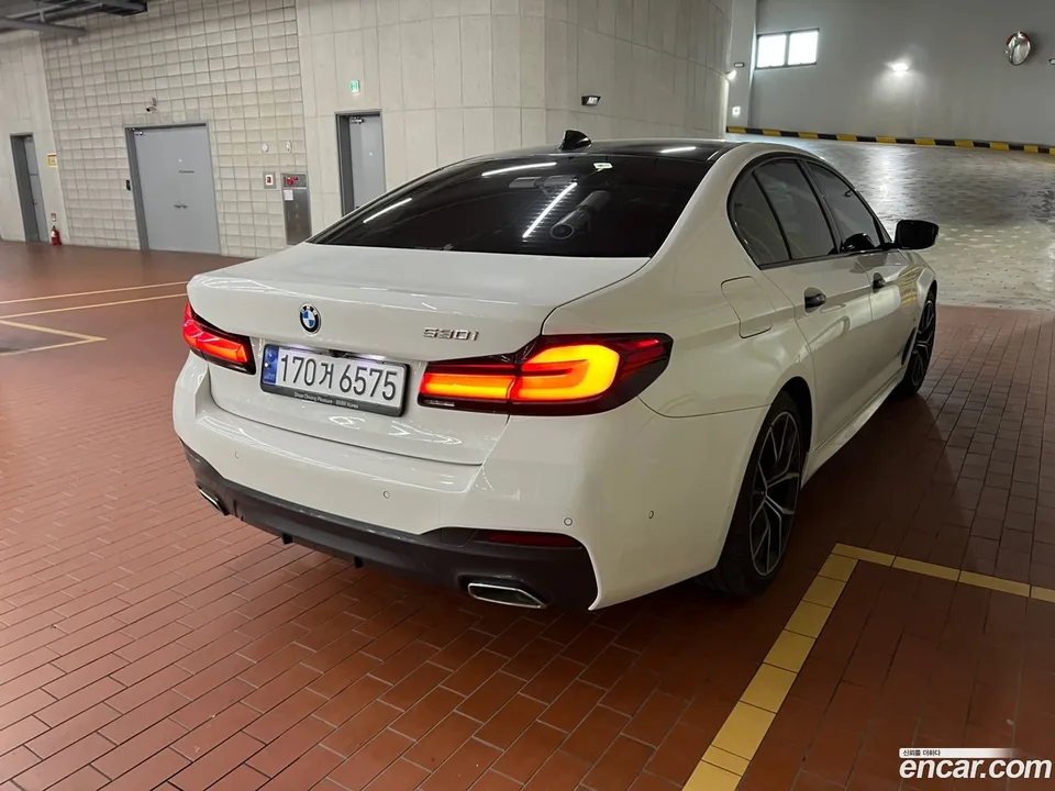 BMW 5 Series 530i M 2023 — thumbnail 3