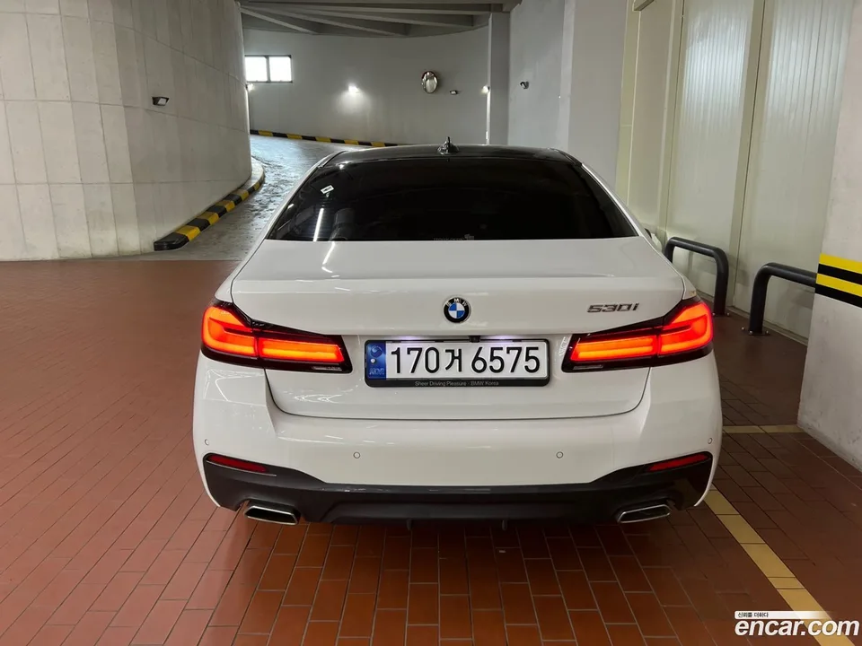 BMW 5 Series 530i M 2023 — thumbnail 4