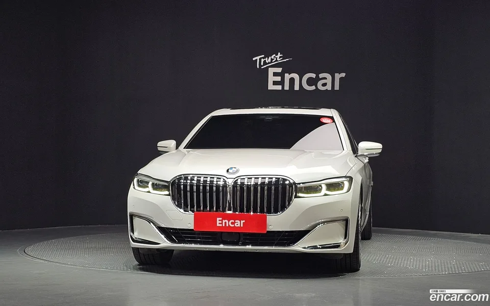 BMW 7 Series 740Li xDrive 2022 — миниатюра 3