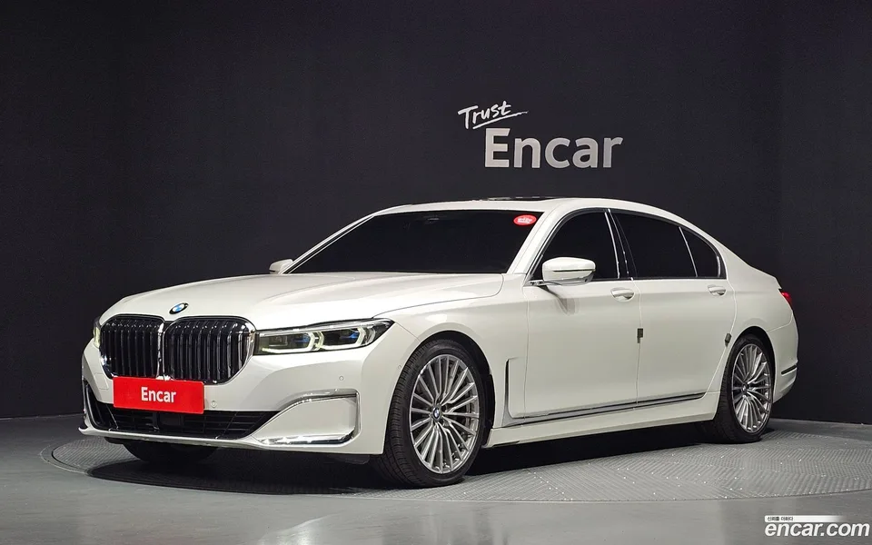 BMW 7 Series 740Li xDrive 2022 — photo 1, buy with delivery to Moscow