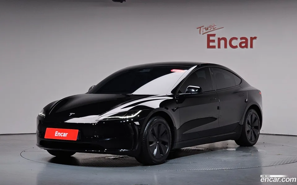Tesla Model 3 RWD 2024 — photo 1, buy with delivery to Moscow