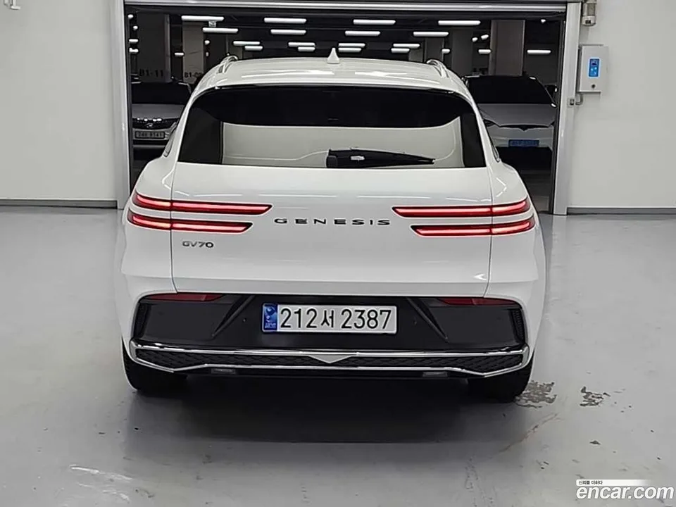 Genesis GV70 2.5T 2WD 2024 — миниатюра 3