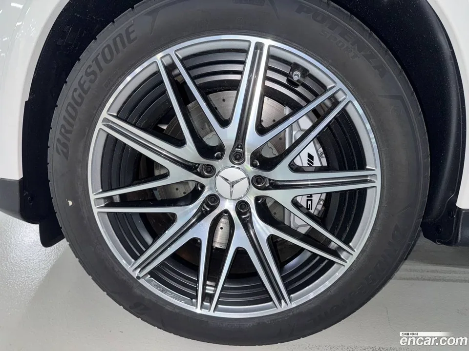 Mercedes-Benz GLC-Class AMG GLC43 4MATIC 2025 — thumbnail 5