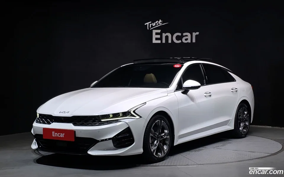Kia K5 2.0 2023 — фото 1, купить с доставкой в Москву