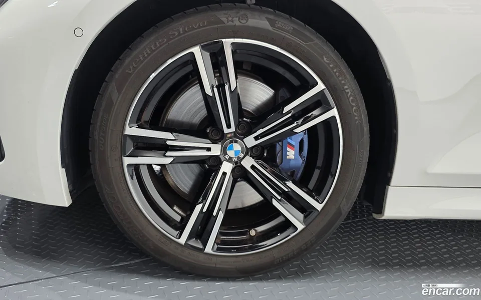 BMW 3 Series 320i M 2023 — thumbnail 5