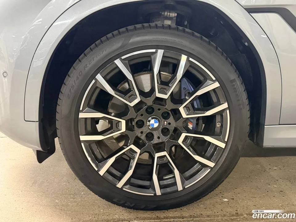 BMW X6 xDrive40i M 2025 — thumbnail 2