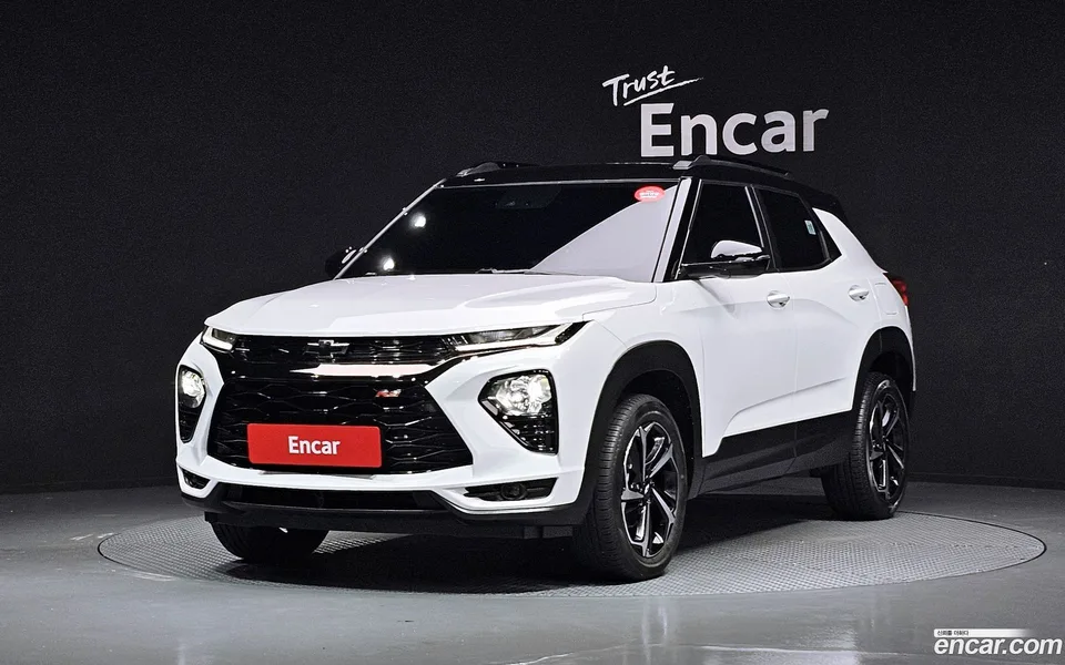Chevrolet Trailblazer 1.3 4WD 2023 — photo 1, buy with delivery to Moscow