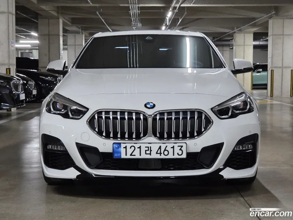 BMW 2 Series Gran Coupe 220i M 2023 — thumbnail 3