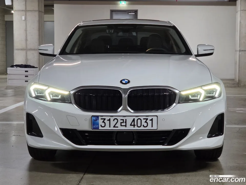 BMW 3 Series 320i 2025 — thumbnail 3