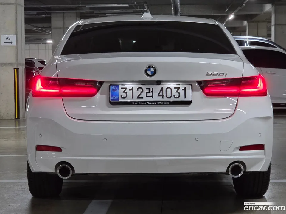 BMW 3 Series 320i 2025 — thumbnail 4
