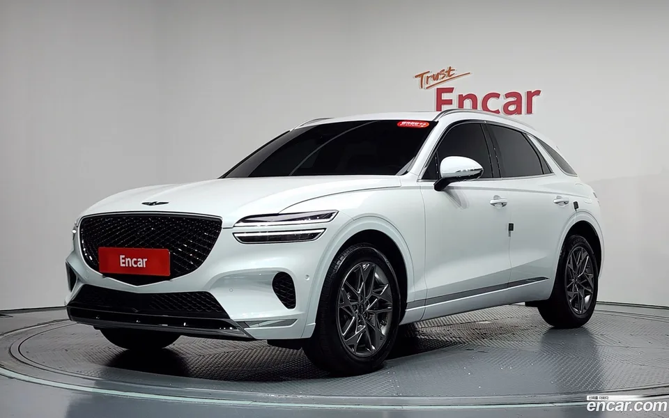 Genesis GV70 2.5T 2WD 2023 — photo 1, buy with delivery to Moscow