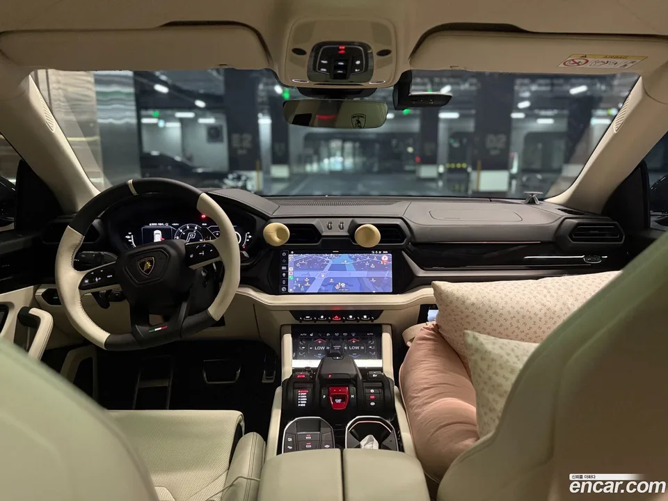 Lamborghini Urus 4.0 V8 SE 2025 — thumbnail 2