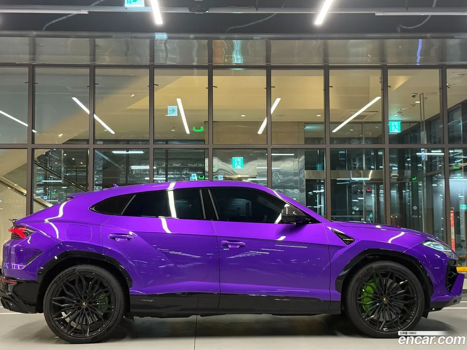 Lamborghini Urus 4.0 V8 SE 2025 — thumbnail 3
