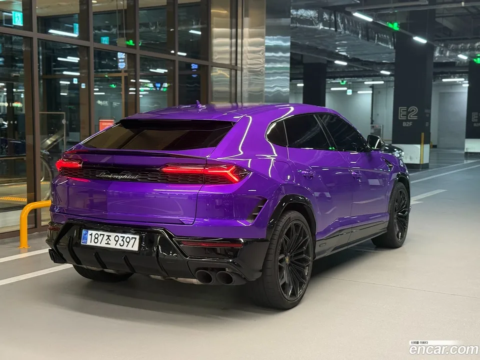 Lamborghini Urus 4.0 V8 SE 2025 — thumbnail 4