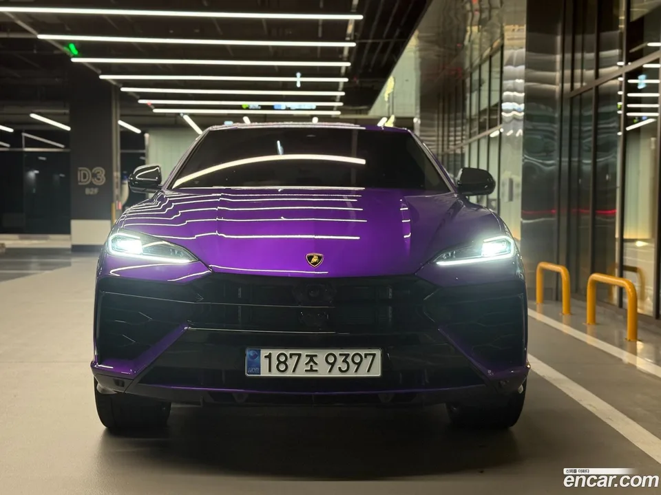 Lamborghini Urus 4.0 V8 SE 2025 — photo 1, buy with delivery to Moscow