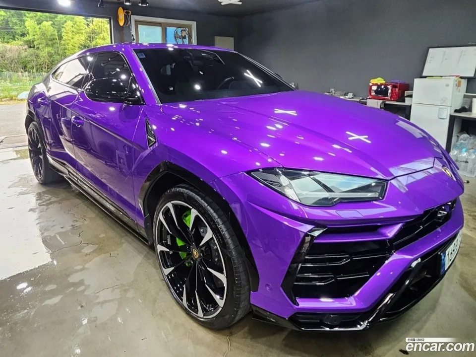 Lamborghini Urus 4.0 V8 2022 — photo 1, buy with delivery to Moscow