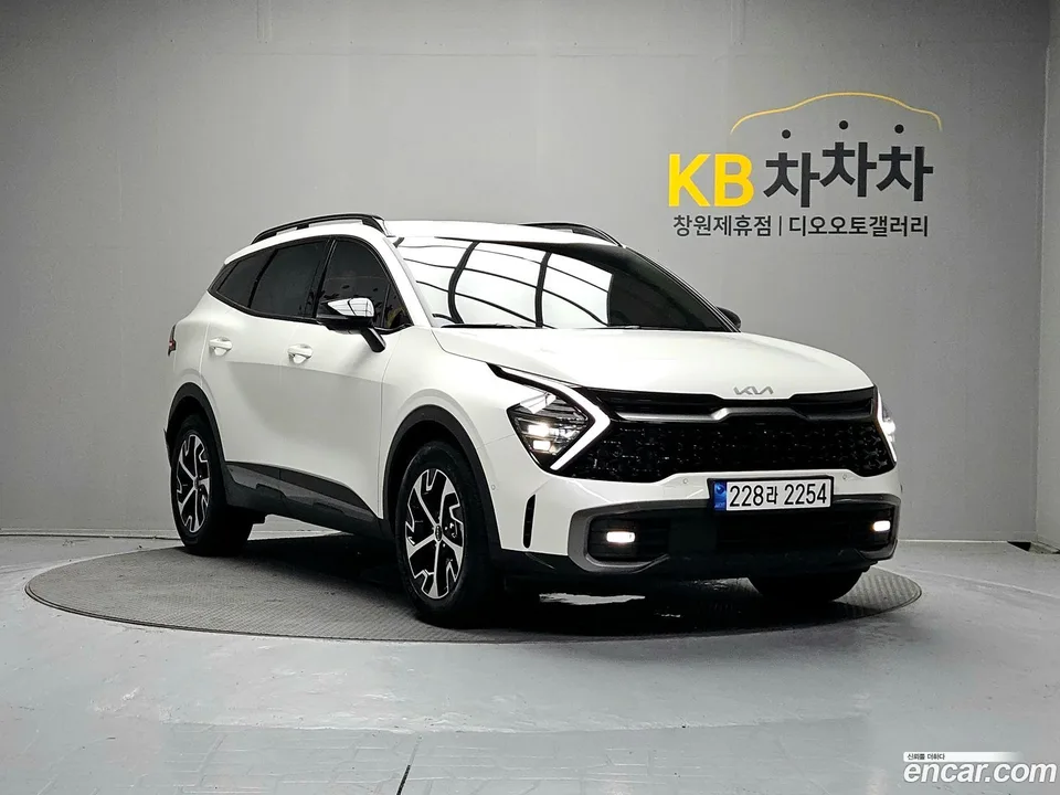 Kia Sportage Hybrid 2WD 2024 — photo 1, buy with delivery to Moscow
