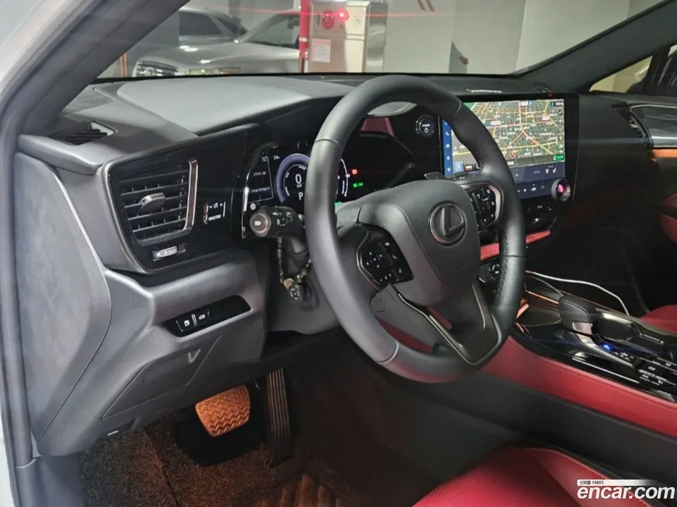 Lexus NX 350h 2025 — thumbnail 4