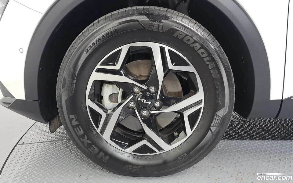Kia Sportage 2.0 2WD 2023 — thumbnail 2
