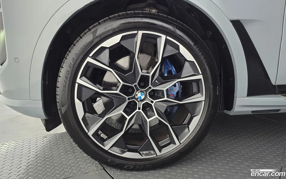 BMW X7 xDrive 40i M 7 2024 — thumbnail 5