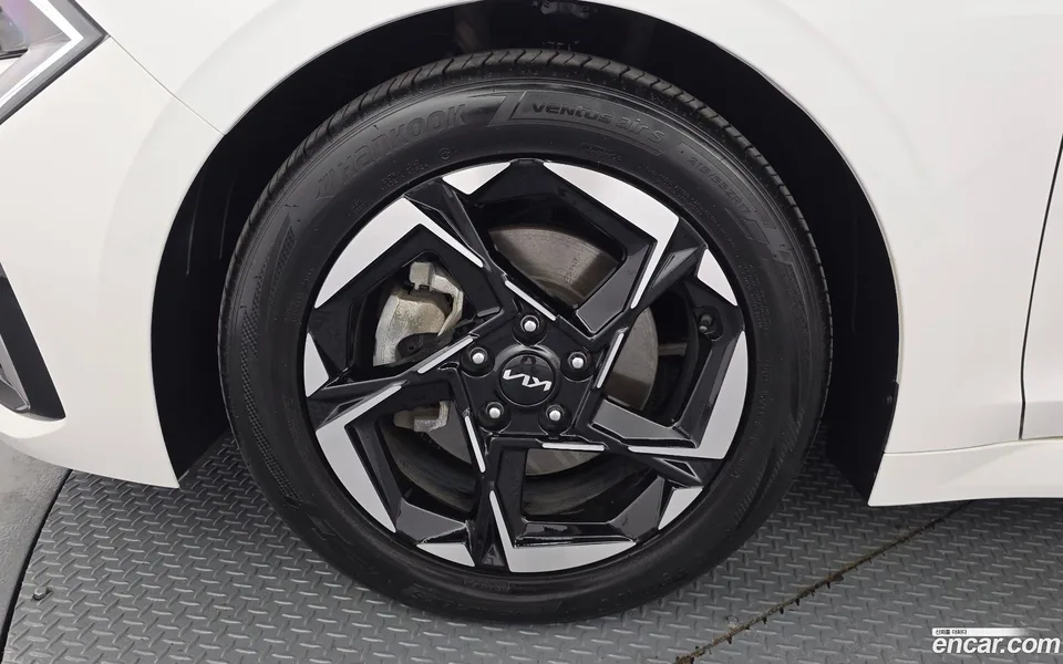 Kia K5 2.0 LPi() 2024 — thumbnail 2